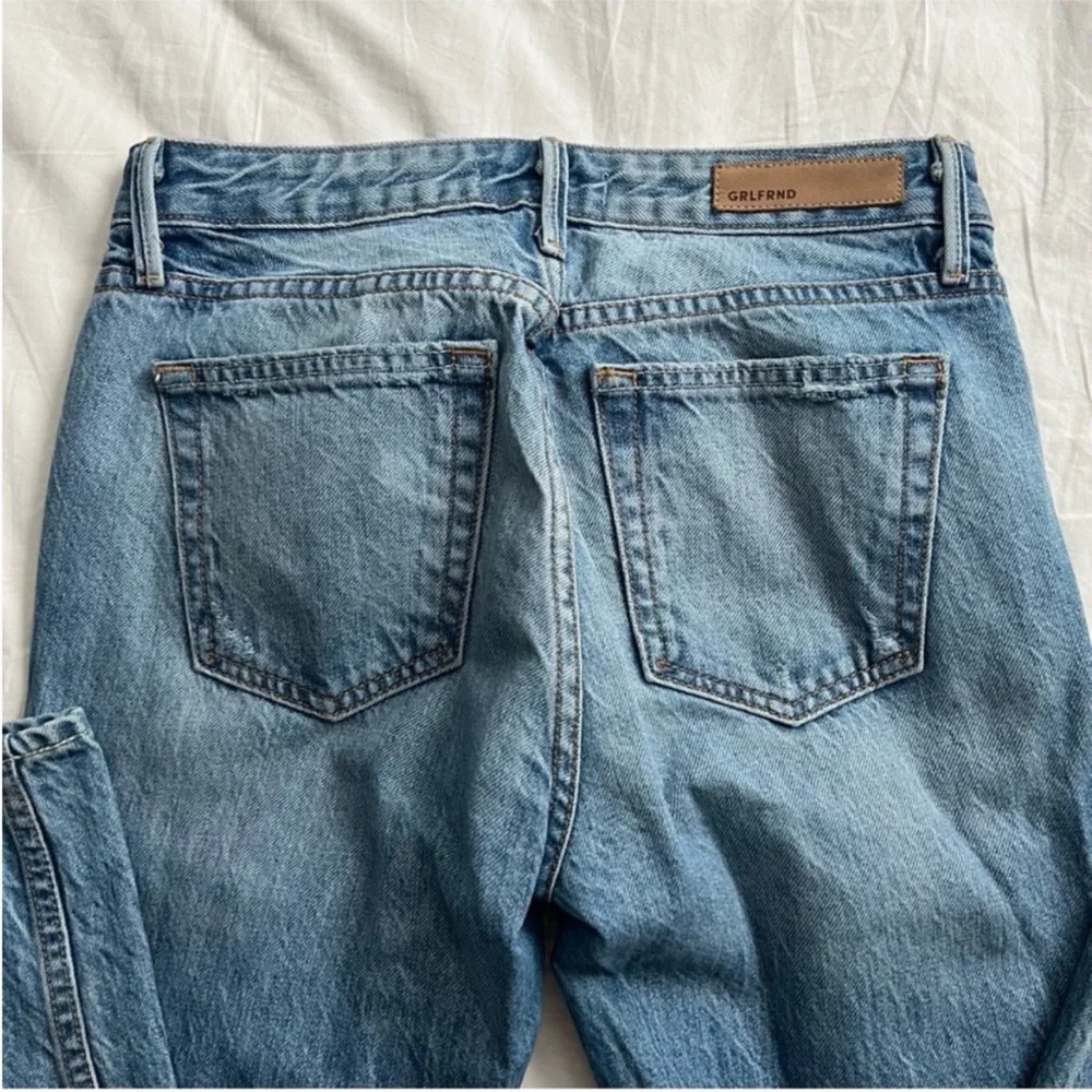 GRLFRND Kiara Mid-Rise Tomboy Jean in Domenico (blue) Size 24
